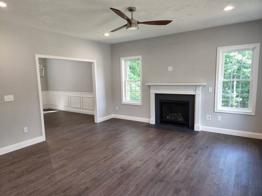 Uxbridge, MA 01569,138 Elm St