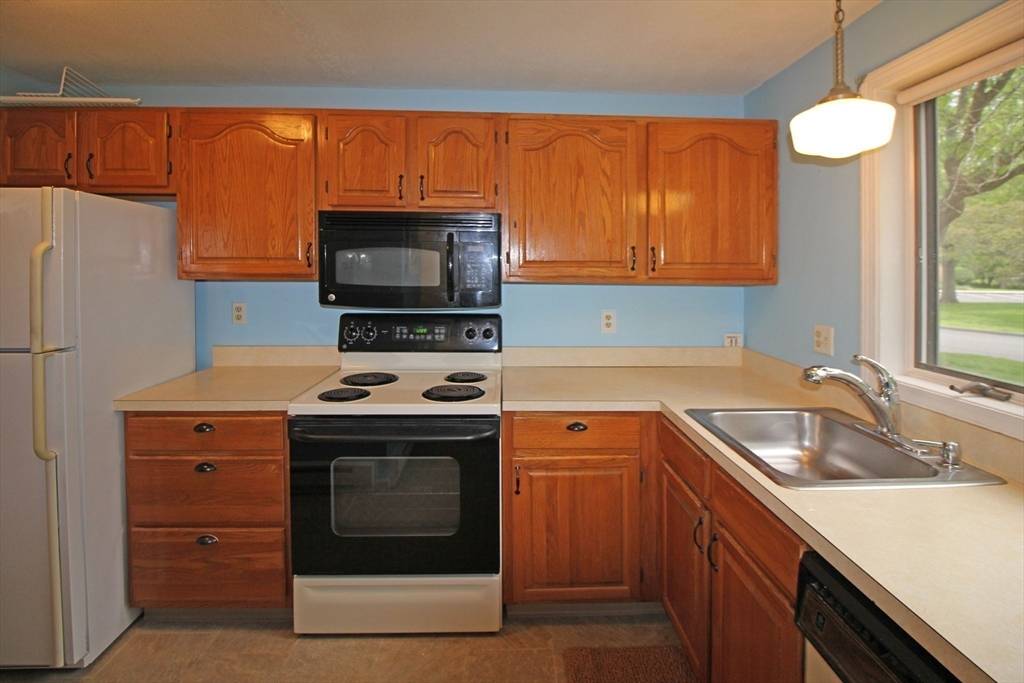 Northampton, MA 01060,575 Bridge Road #11-2