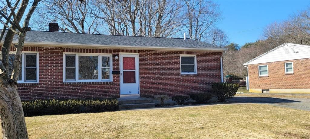 Rockland, MA 02370,186 Manzella Ct #0