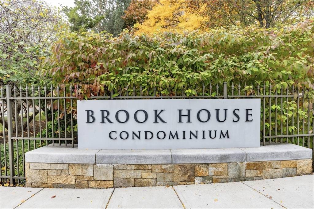 Brookline, MA 02445,99 Pond Ave #608