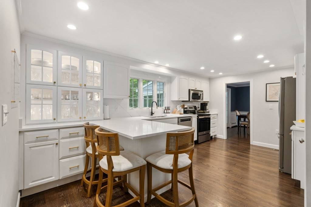 Medfield, MA 02052,36 Indian Hill Rd