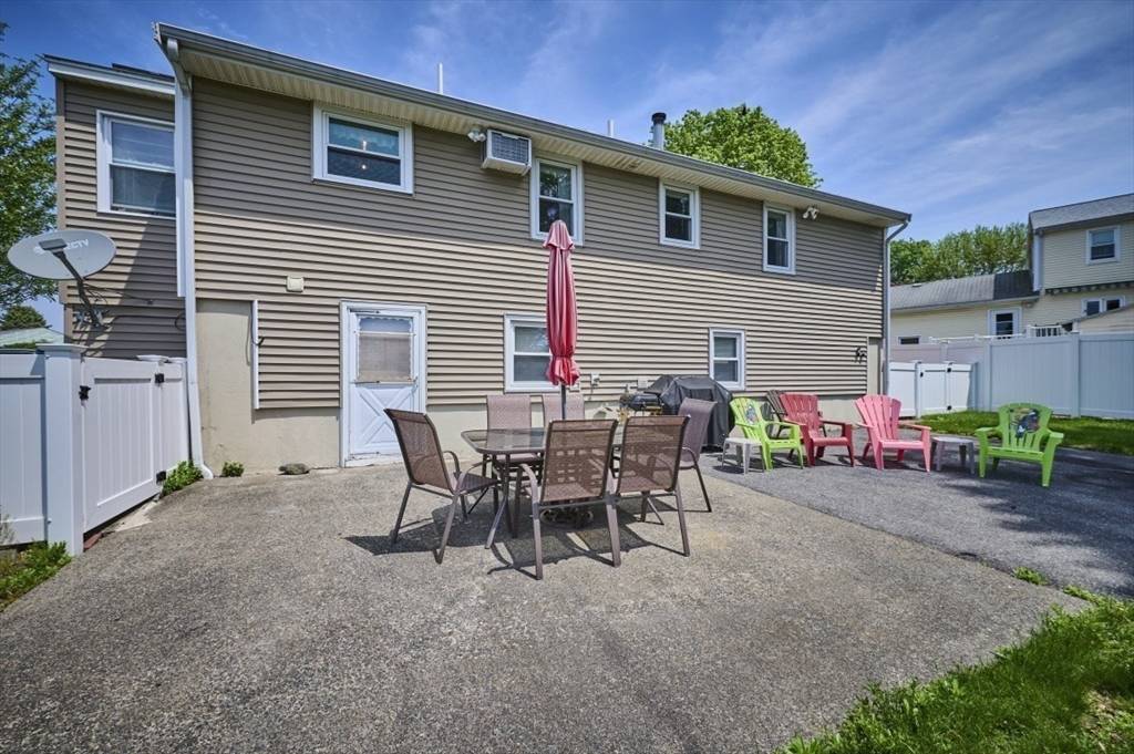 Peabody, MA 01960,2 Sheffield Dr