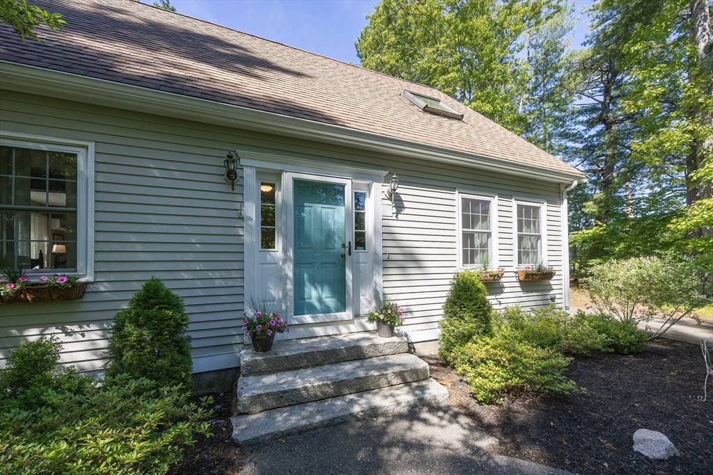 Wrentham, MA 02093,495 Creek St