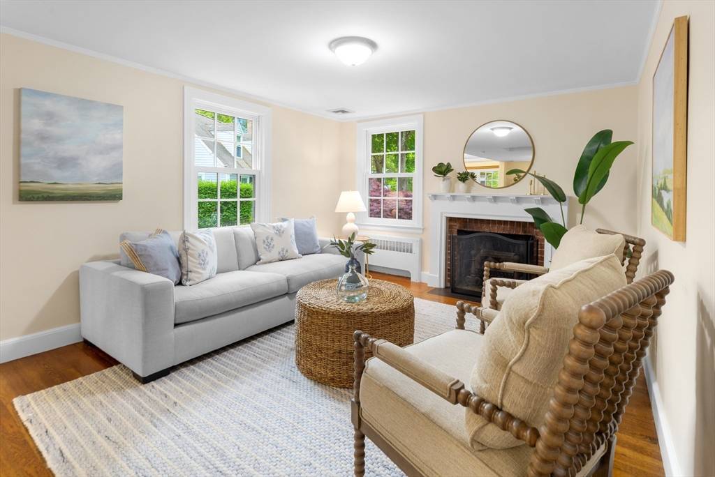 Hingham, MA 02043,15 Hawthorne Road
