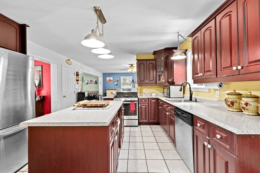 Pembroke, MA 02359,7 Alma Ave