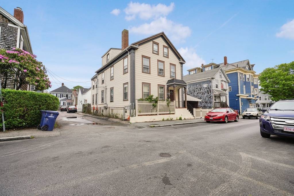 New Bedford, MA 02740,39 Smith St