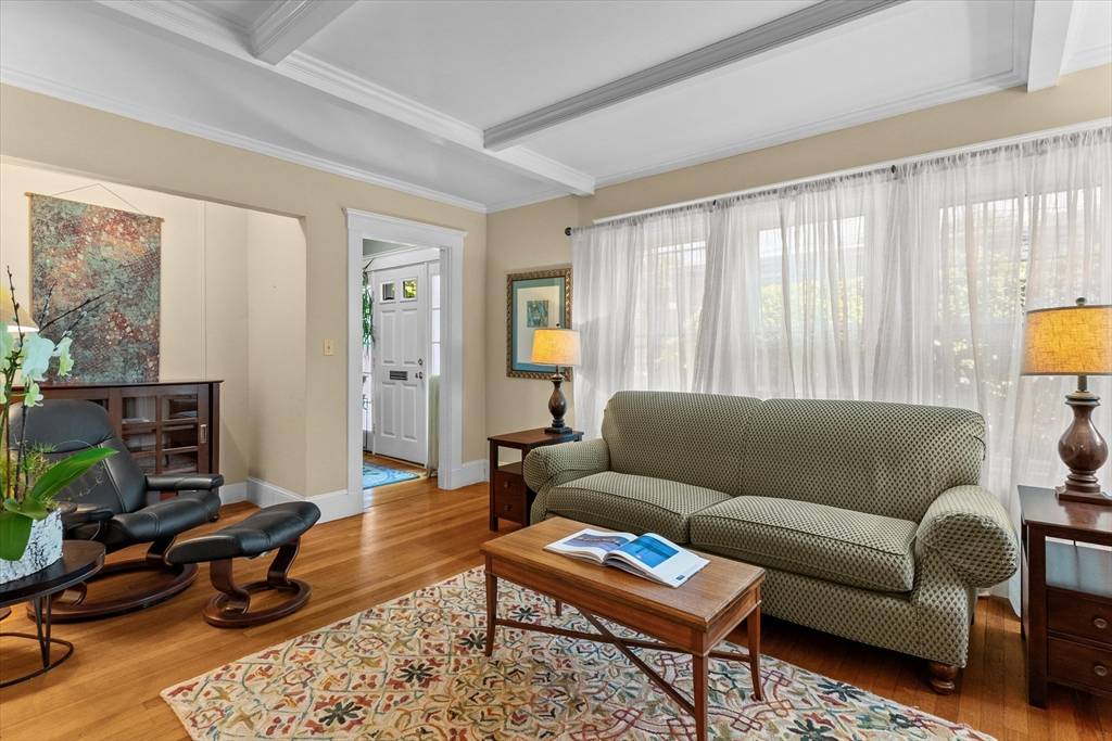 Marblehead, MA 01945,11 Humphrey St