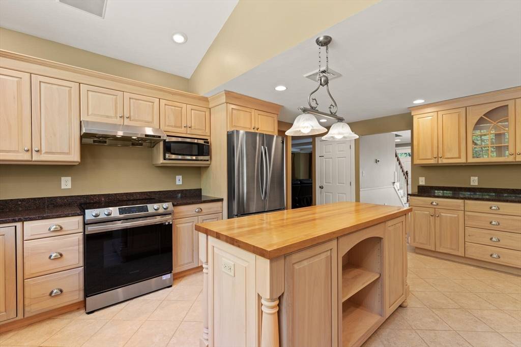 Stoughton, MA 02072,107 Westview Drive