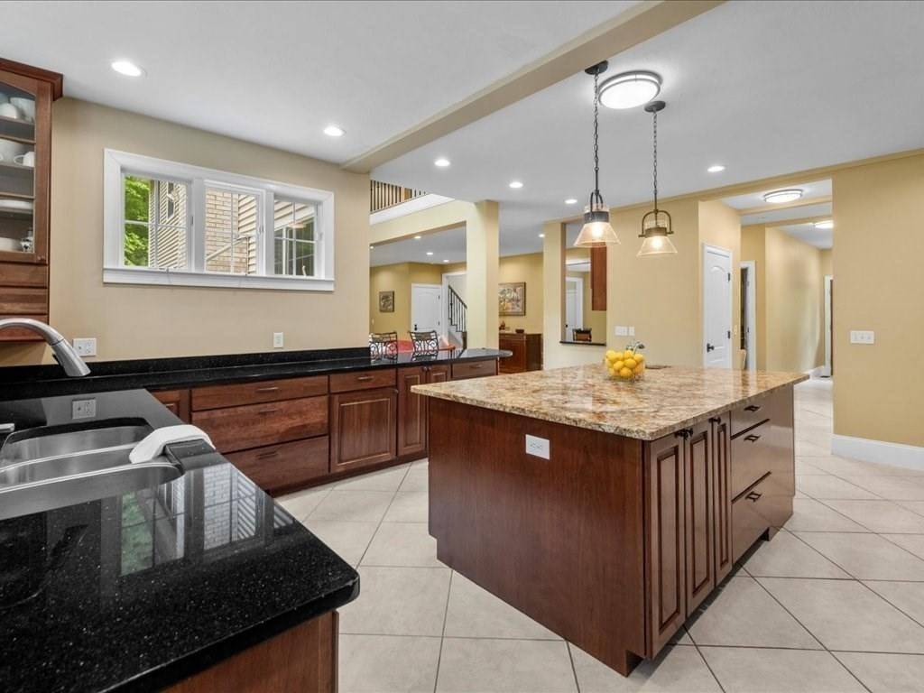 12 Breton Road Upton, MA 01568