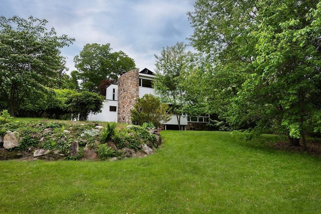 325 Winter St Framingham, MA 01701