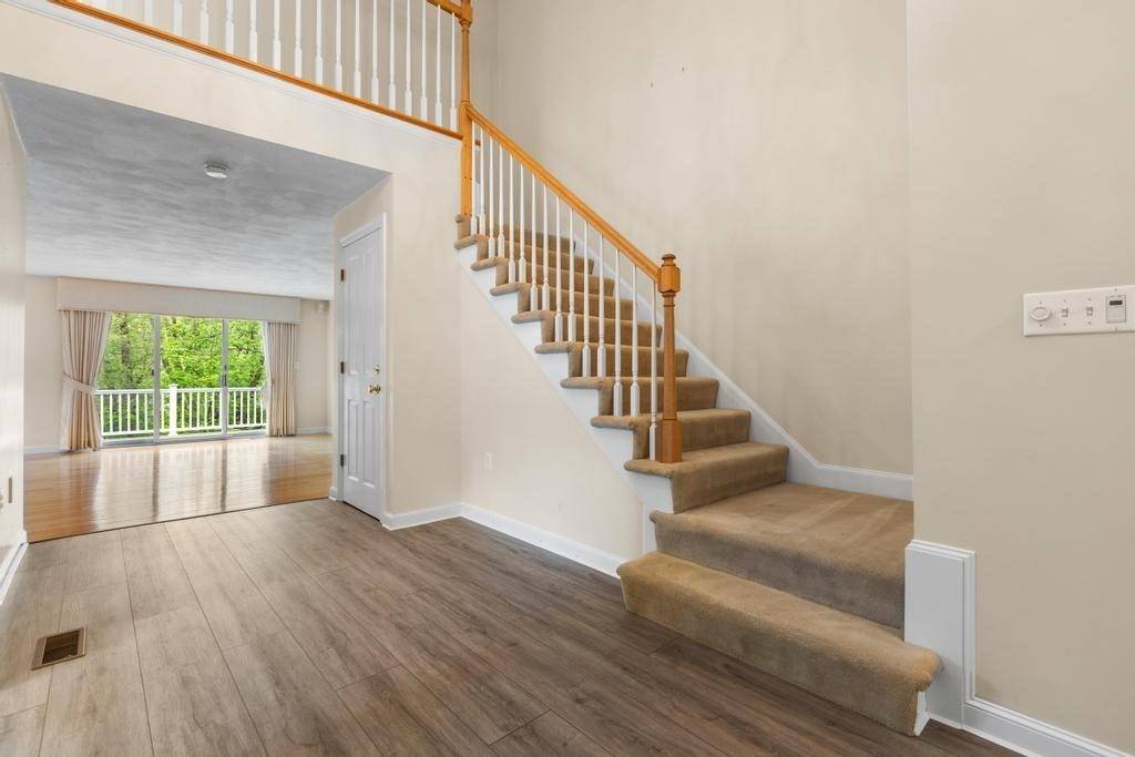 Reading, MA 01867,6 Leaning Elm Drive #6