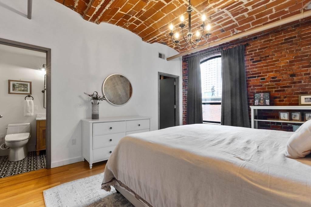 121-123 Beach St #603 Boston, MA 02111