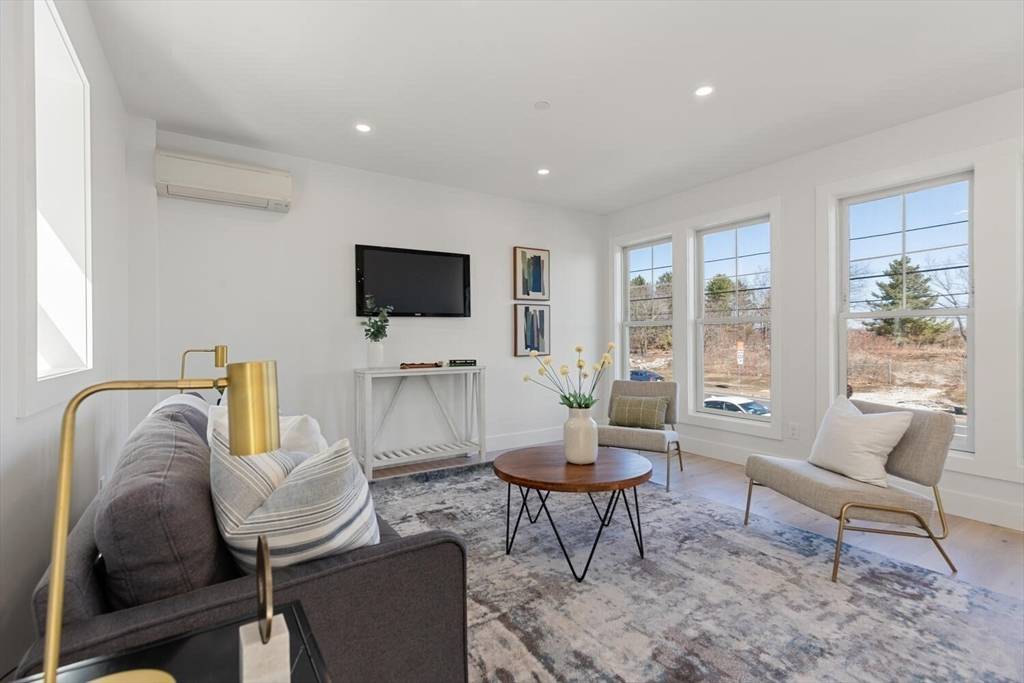 Somerville, MA 02145,654 Mystic Ave #A