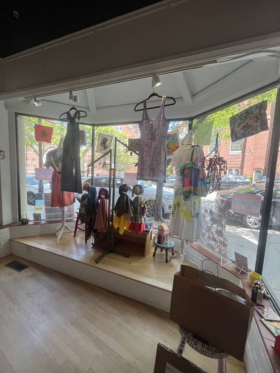 Brookline, MA 02145,60 Harvard #1B