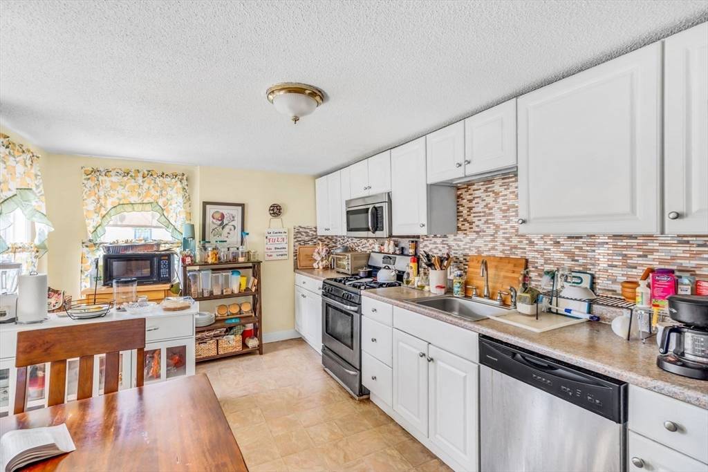 Lowell, MA 01852,17 Wamesit St