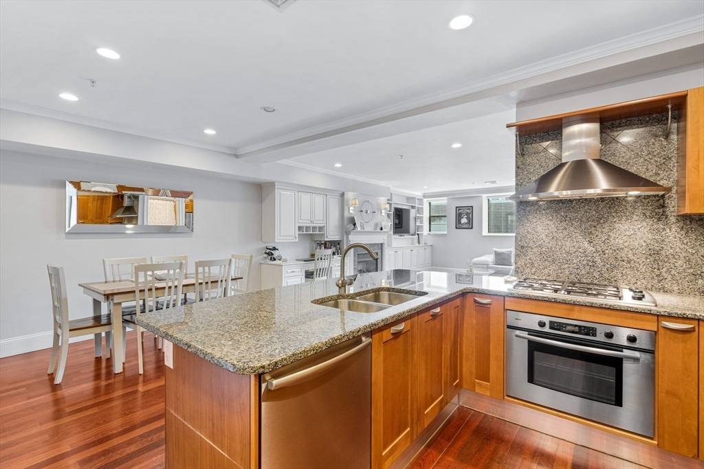 Boston, MA 02109,440 Commercial St #503