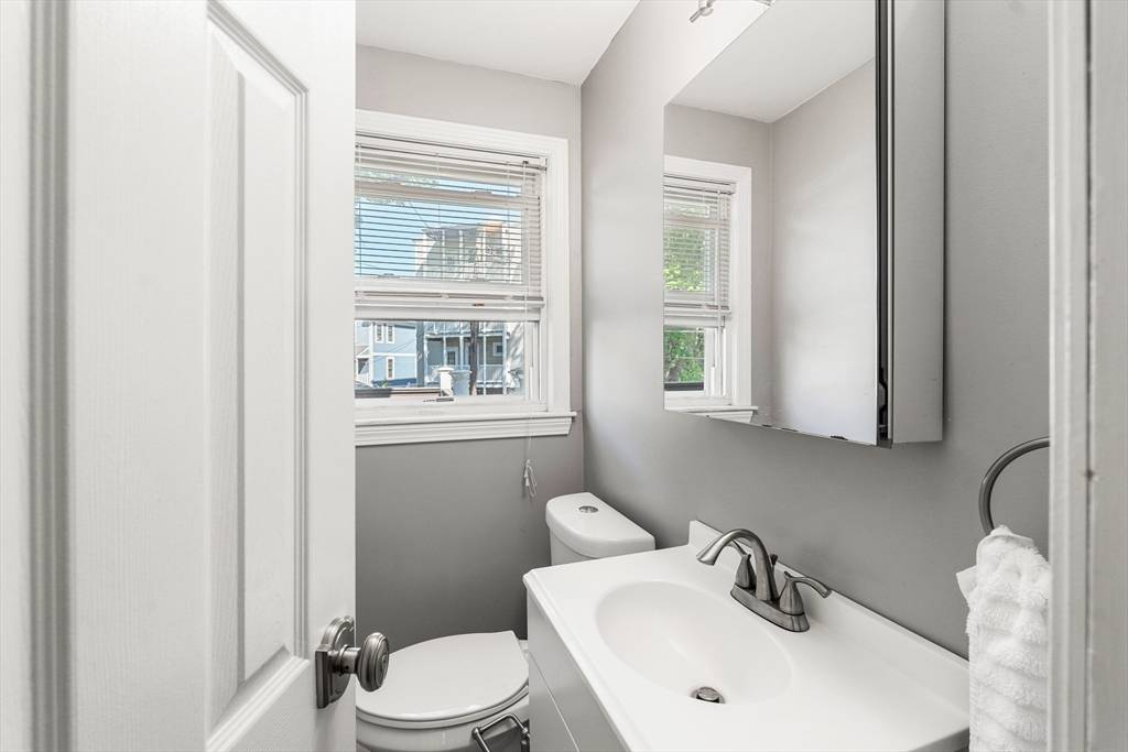 25 Jacob St Boston, MA 02124