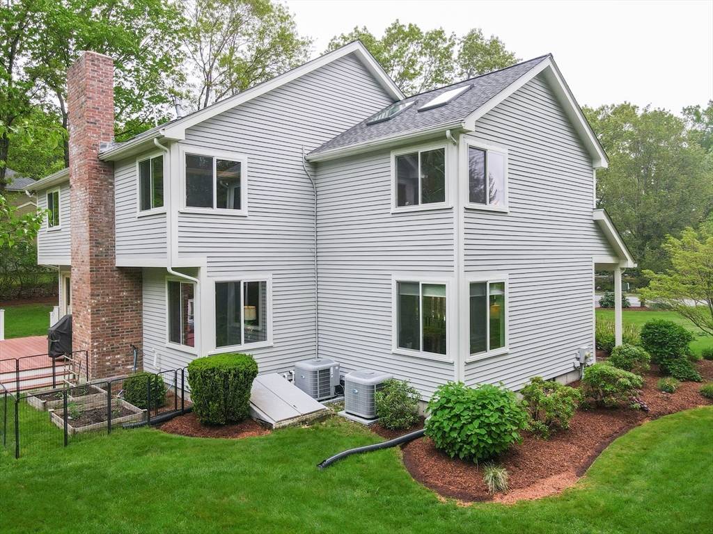 10 Grover Rd Ashland, MA 01721