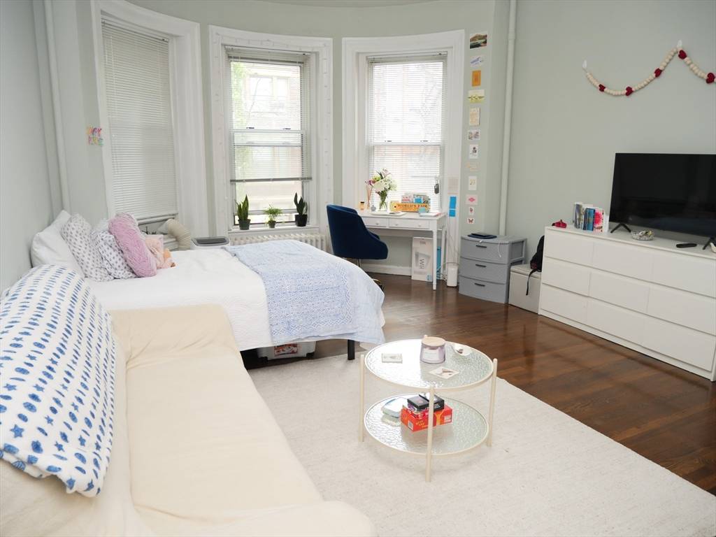 Brookline, MA 02446,45 Carlton #1
