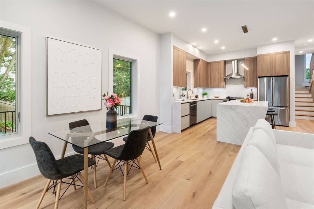 2202 Commonwealth Ave #4 Newton, MA 02466