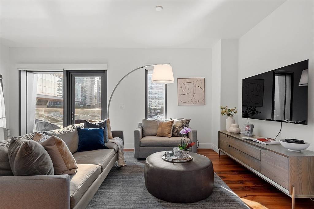 Boston, MA 02210,300 Pier 4 Blvd #3B