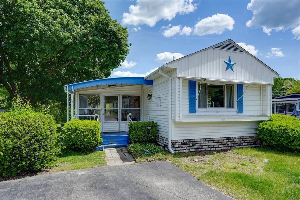 Attleboro, MA 02703,1340 County Street #26