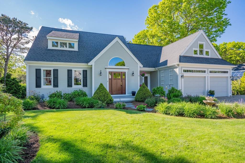 Mashpee, MA 02649,35 Bayshore Dr