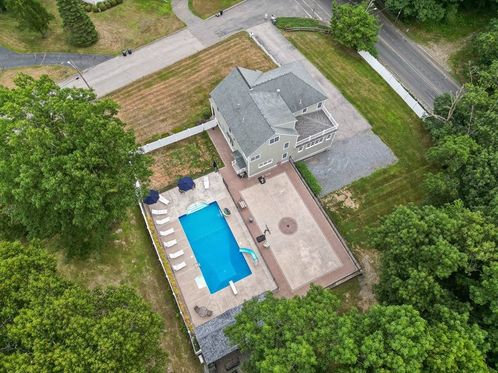 Groveland, MA 01834,2 Dana Dr