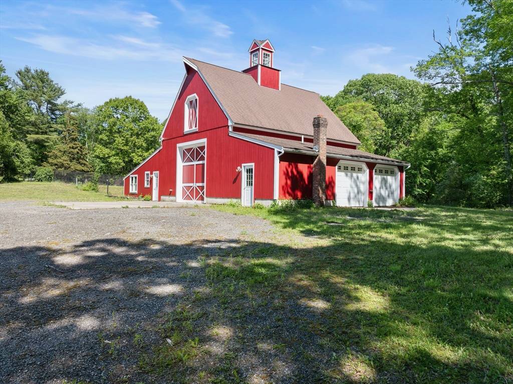 Uxbridge, MA 01569,545 Hazel St