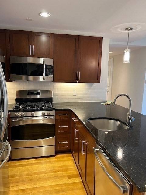 Brookline, MA 02467,321 Hammond Pond Parkway #301