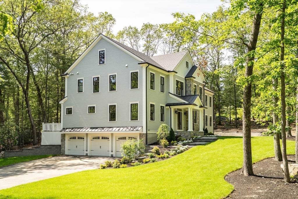Lexington, MA 02420,18 Heritage Dr
