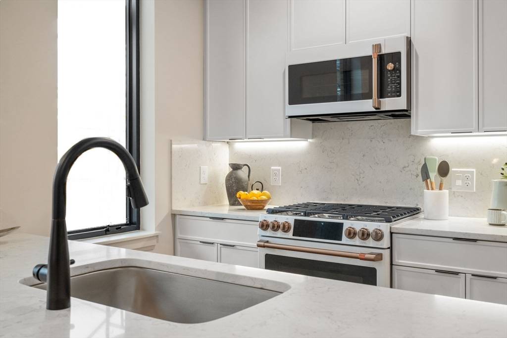 Boston, MA 02135,100 Lincoln Street #U203