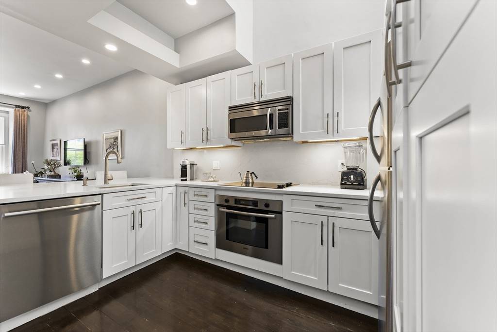 Boston, MA 02116,265 Beacon St #5
