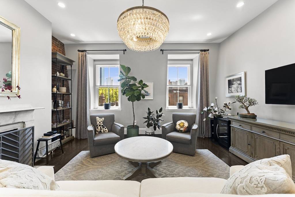 Boston, MA 02116,265 Beacon St #5