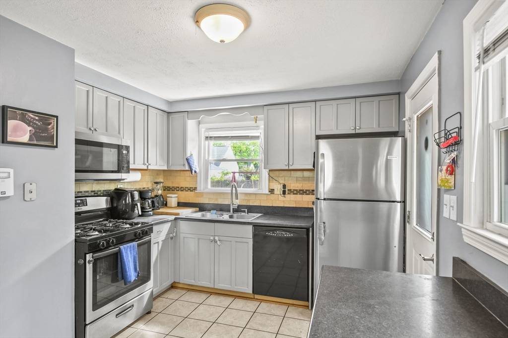 Springfield, MA 01109,265 Pheland St