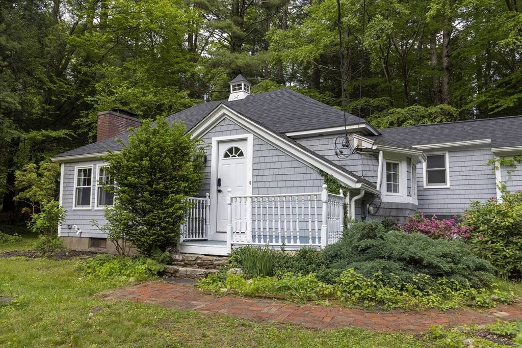 Westfield, MA 01085,400 Loomis St
