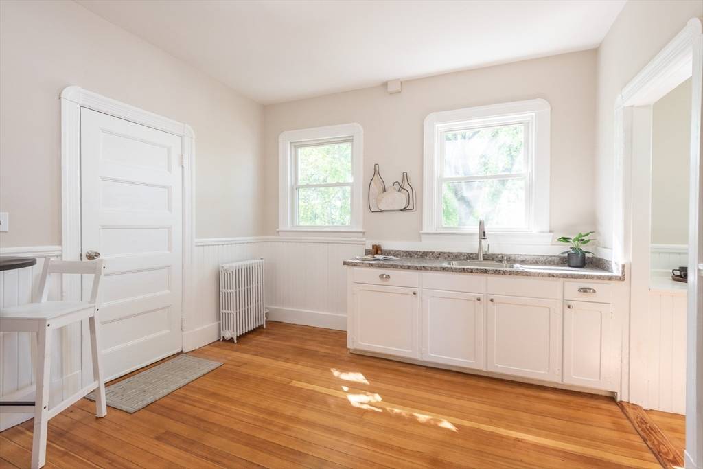 1690 Centre Street #2 Boston, MA 02132
