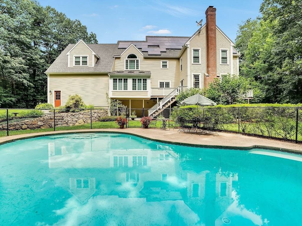 Hopkinton, MA 01748,60 Wedgewood Drive