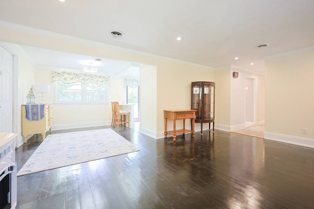 Framingham, MA 01701,85 Woodland Dr