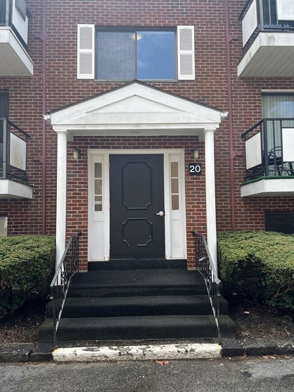 Andover, MA 01810,20 Colonial Drive #3