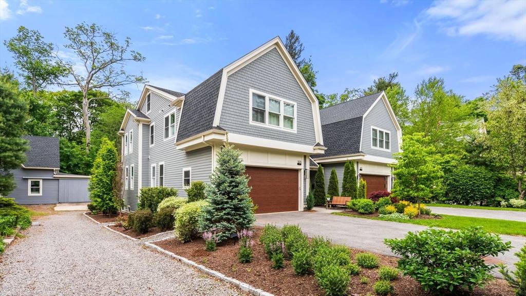 Newton, MA 02461,323 Lake Ave #323