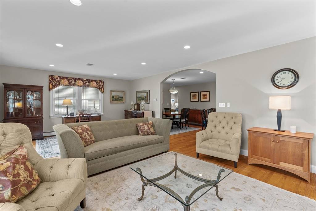 104 Pine Grove St Needham, MA 02494