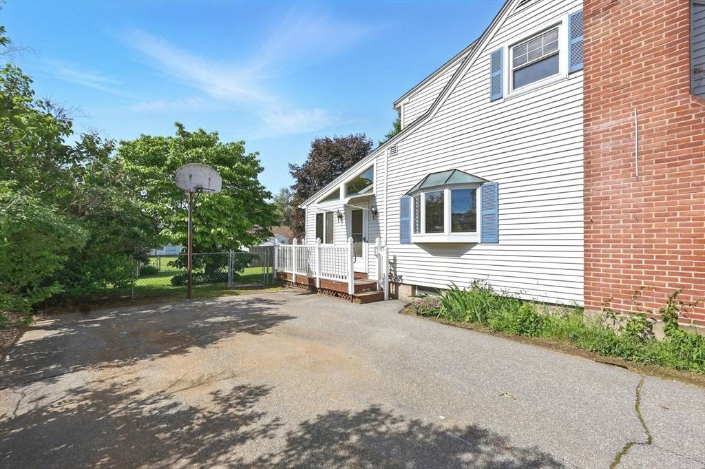 Agawam, MA 01030,36 Memorial Dr