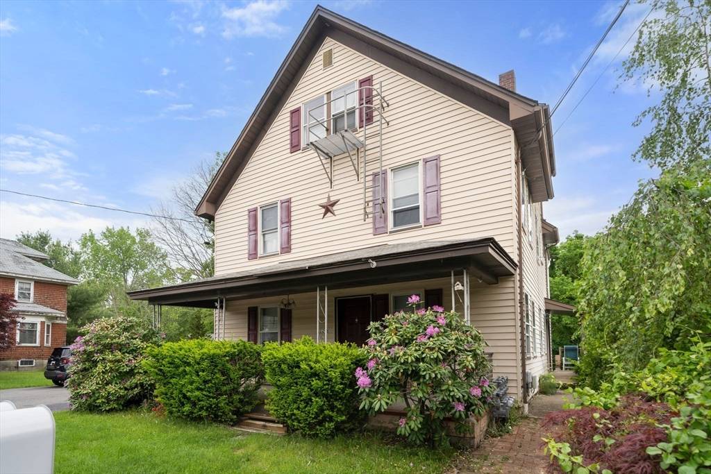 Taunton, MA 02780,1438 Somerset Ave
