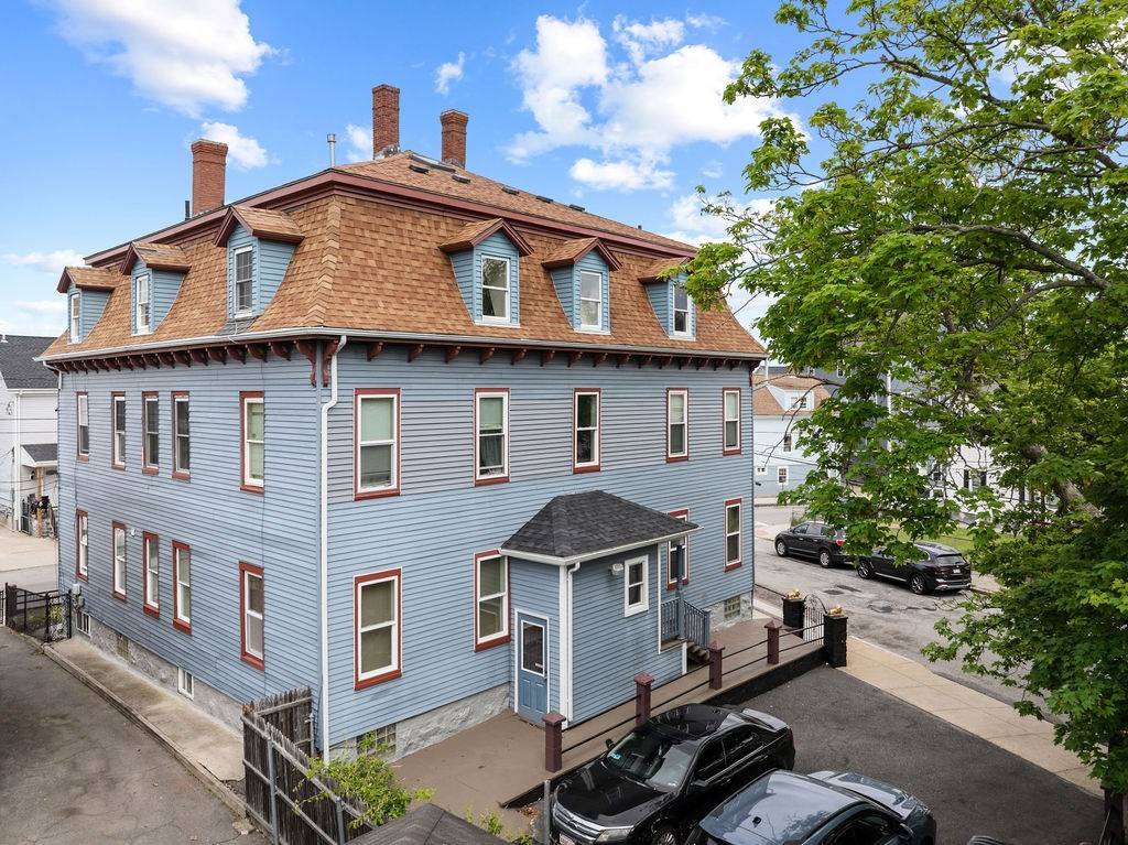 Fall River, MA 02721,186 John St