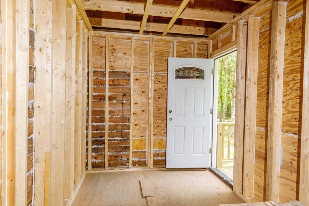 Phillipston, MA 01331,225 Queen Lake Road