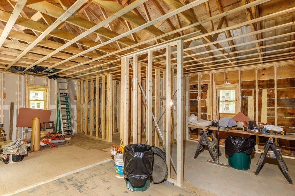Phillipston, MA 01331,225 Queen Lake Road
