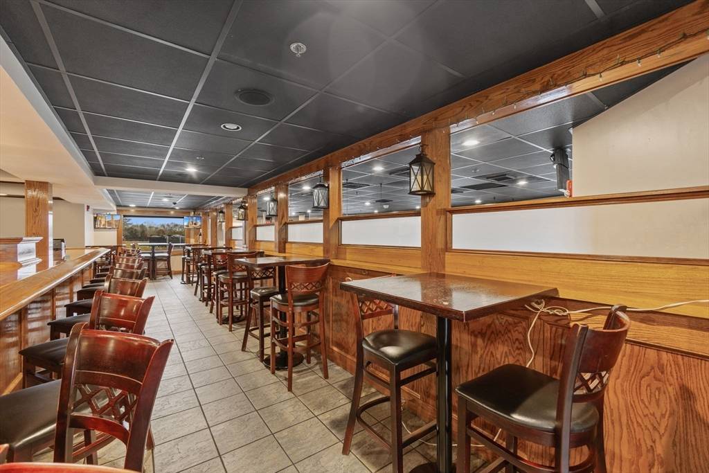 West Bridgewater, MA 02379,275 North Main Street