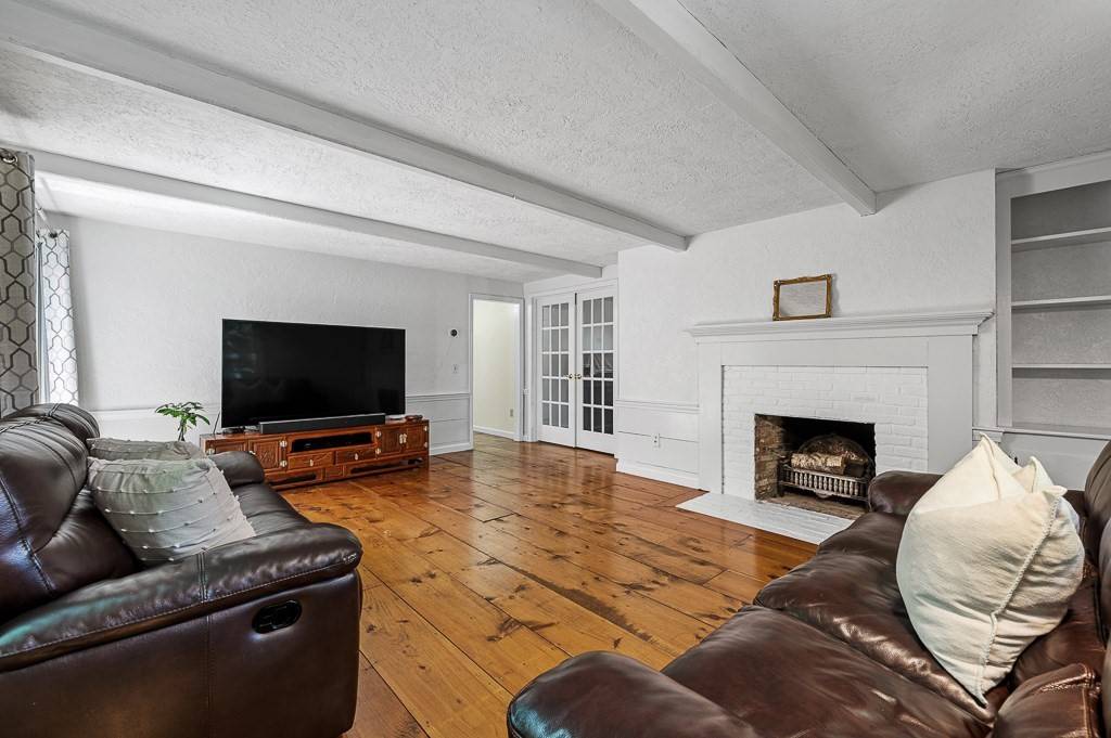 9 Olde Meetinghouse Road Westborough, MA 01581