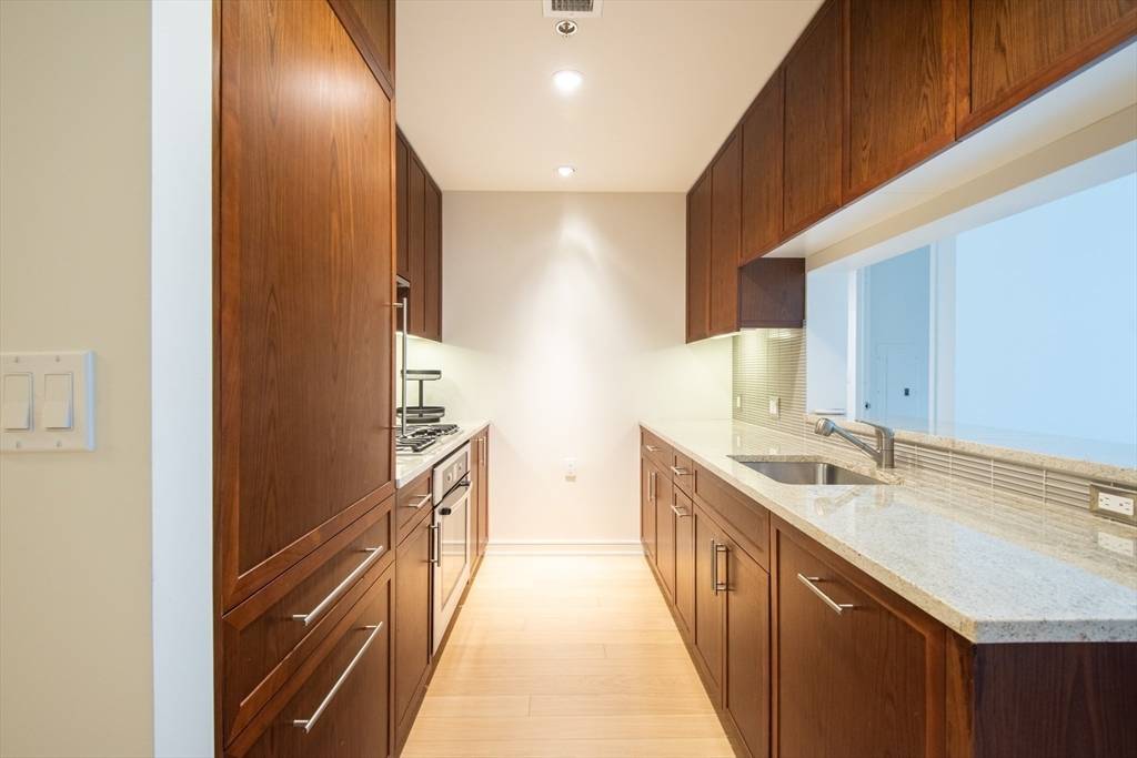 Boston, MA 02111,580 Washington St #6F